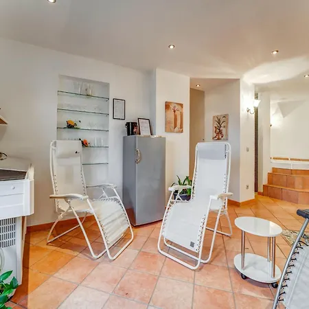 Modern In Reifferscheid With Garden