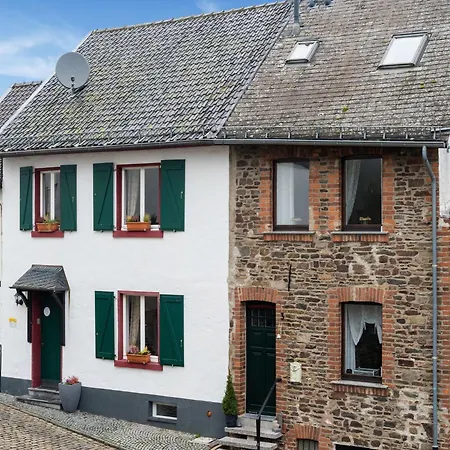 Modern In Reifferscheid With Garden شقة هيلينثال