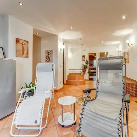 Modern In Reifferscheid With Garden هيلينثال