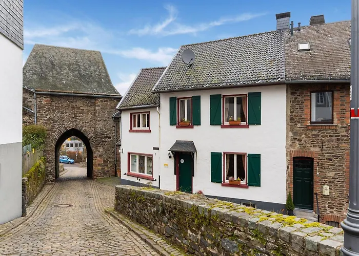 Modern In Reifferscheid With Garden 아파트 *