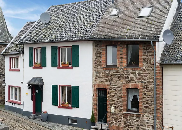 Modern In Reifferscheid With Garden 아파트 헬렌탈